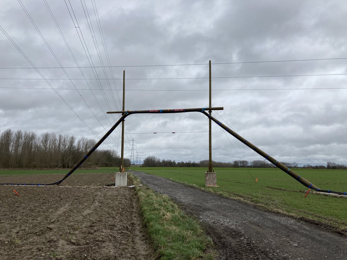 RTE_nord's tweet photo. Pour limiter l'impact sur l'alimentation ⚡️ de nos clients pendant les travaux de l'interconnexion entre la 🇫🇷 et la 🇧🇪, une liaison provisoire a été mise en place sur une partie de la ligne entre #Anstaing et #Orchies.
⬇️ + de 1 km de liaison provisoire pendant + de 8 mois https://t.co/9dGlCNYjRO
