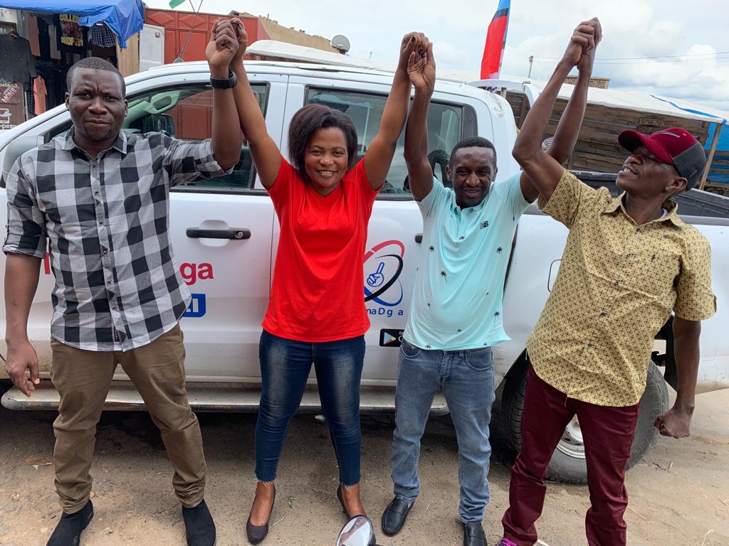 KolnerioO's tweet photo. Mwenyekiti wa chadema mkoa wa njombe Dada yetu rose mayemba akiwa na makomandoo watatu hakika wanastahili heshima https://t.co/GKP8wXsHjR