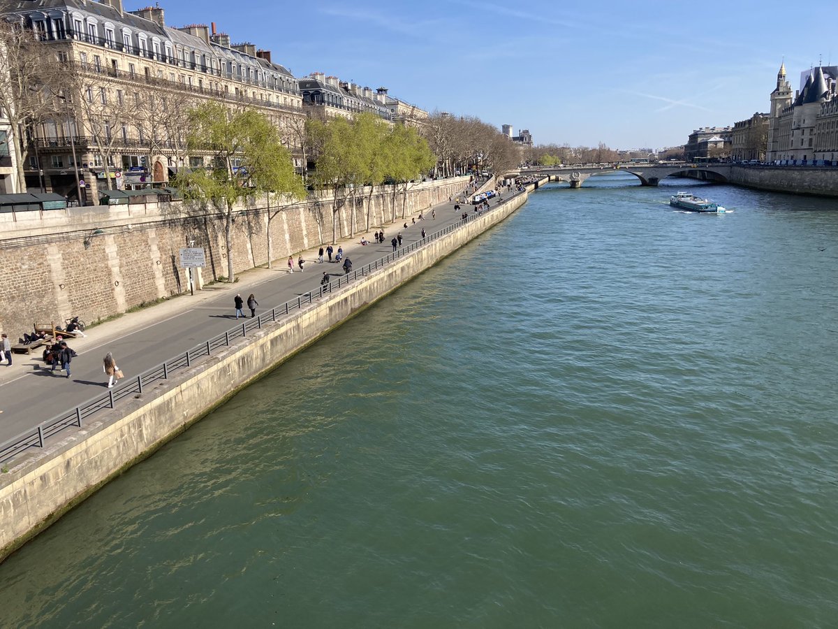 I‘m old enough to remember cars, several abreast, using this space along the Seine. And look now! Didn’t happen overnight, didn’t happen without opposition, but happen it did. This is what creative urban leadership looks like <a href="/GalwayCityCo/">Galway City Council</a>!