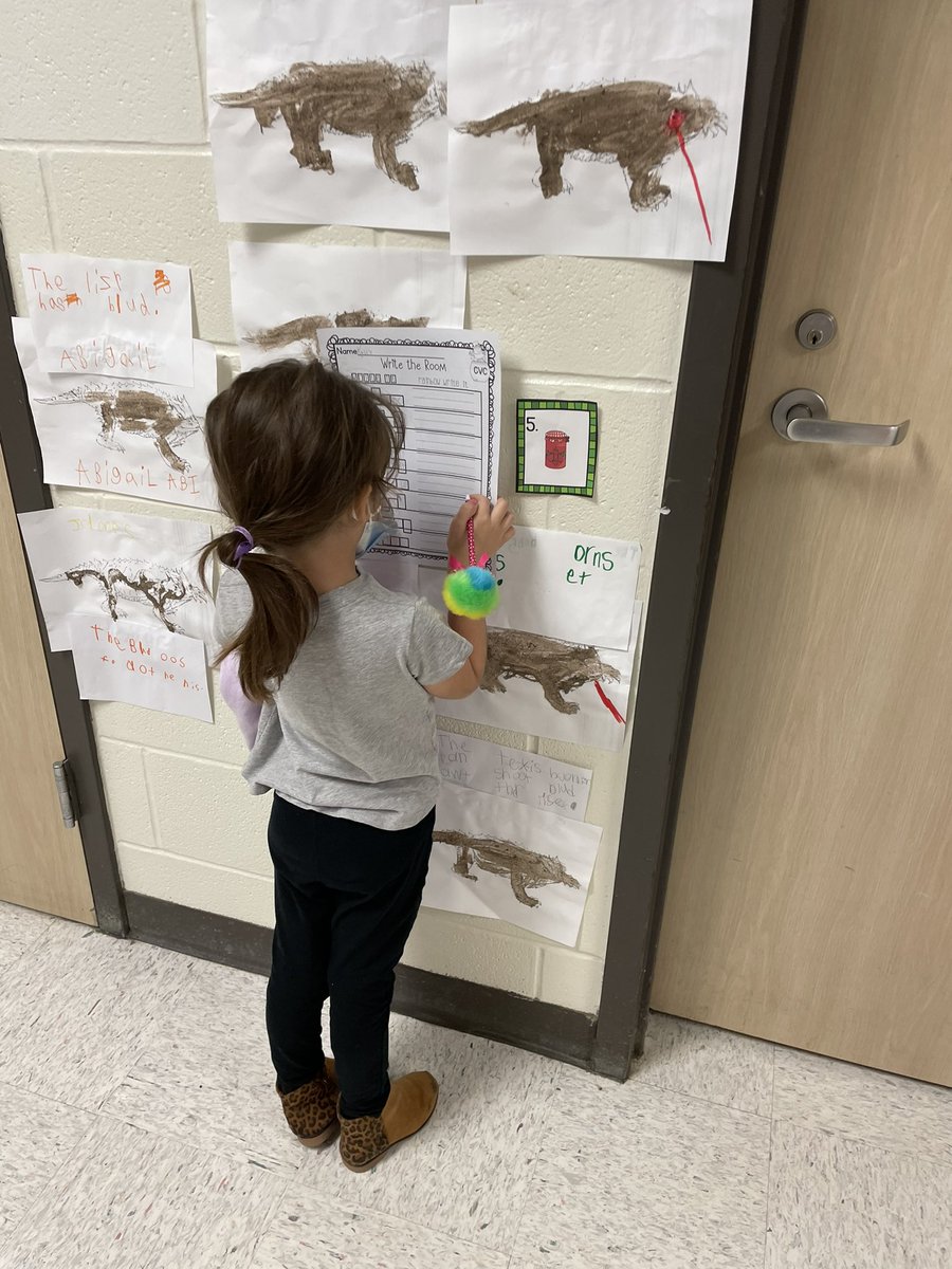 a_armstrongSFE's tweet photo. Students went on a scavenger hunt for CVC and CCVC words to review and practice! Happy (early) St. Patrick’s Day from our class! @ReadandWriteBFF @CisdNorthside @litcoachlaney #primaryliteracy https://t.co/tEOiZ7ZLGm