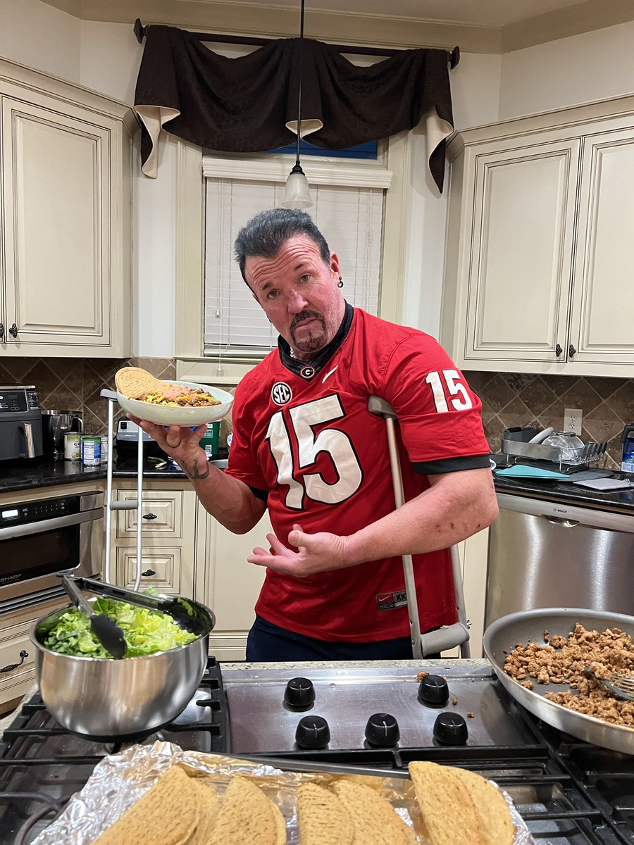 RealDDP's tweet photo. My man @Marcbuffbagwell is doing well! Time to #ChangeOrDie π₯π https://t.co/x7HY77Lm05