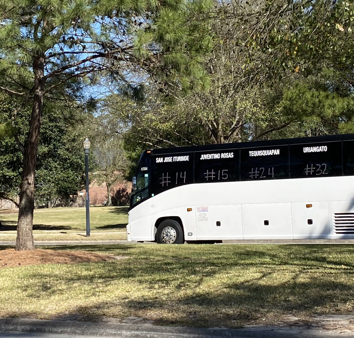HumbleISD_ESE's tweet photo. 🏀GOOD LUCK AT STATE🏀@AHS_Eagle_BBall !!! The Little Eagles believe in you &amp; are SO proud of you!!! ❤️🦅💙 #StateSendOff  #eseSOAR @HumbleISD_AHS @HumbleISD https://t.co/Wc4CBnqSs4