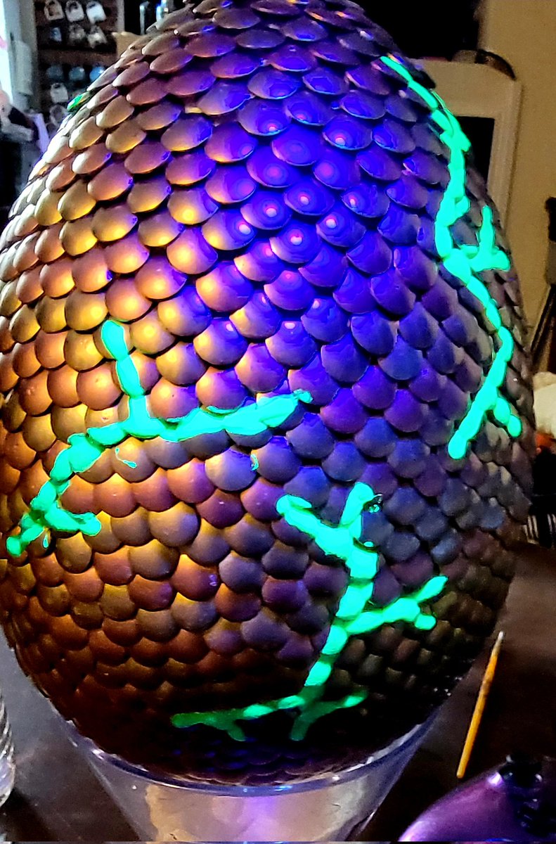 phab_phoenix's tweet photo. We just listed this on our Etsy site. This one was fun to make since it is the largest dragon egg we have ever made! Go check it out! #dragons #dragonegg #customized #glowinthedark #lightningdragon https://t.co/riSRYmDybp