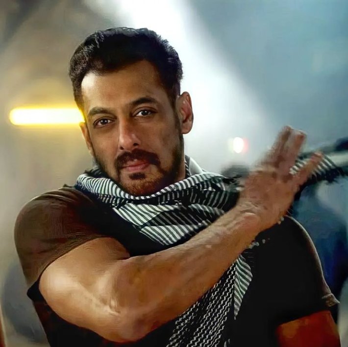 nainu_kapoor's tweet photo. Tiger is arriving at Box Office on 21st April 2023..
#Tiger3 
#SalmanKhan𓃵 
#SalmanKhan 
https://t.co/HmseBnFzlQ https://t.co/56cFAE6ZqN