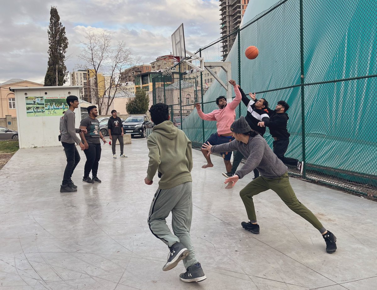 今日はジョージアで一気に10人以上のインディアの方々と友達になった。
#スポーツ もいいね。
#バスケ