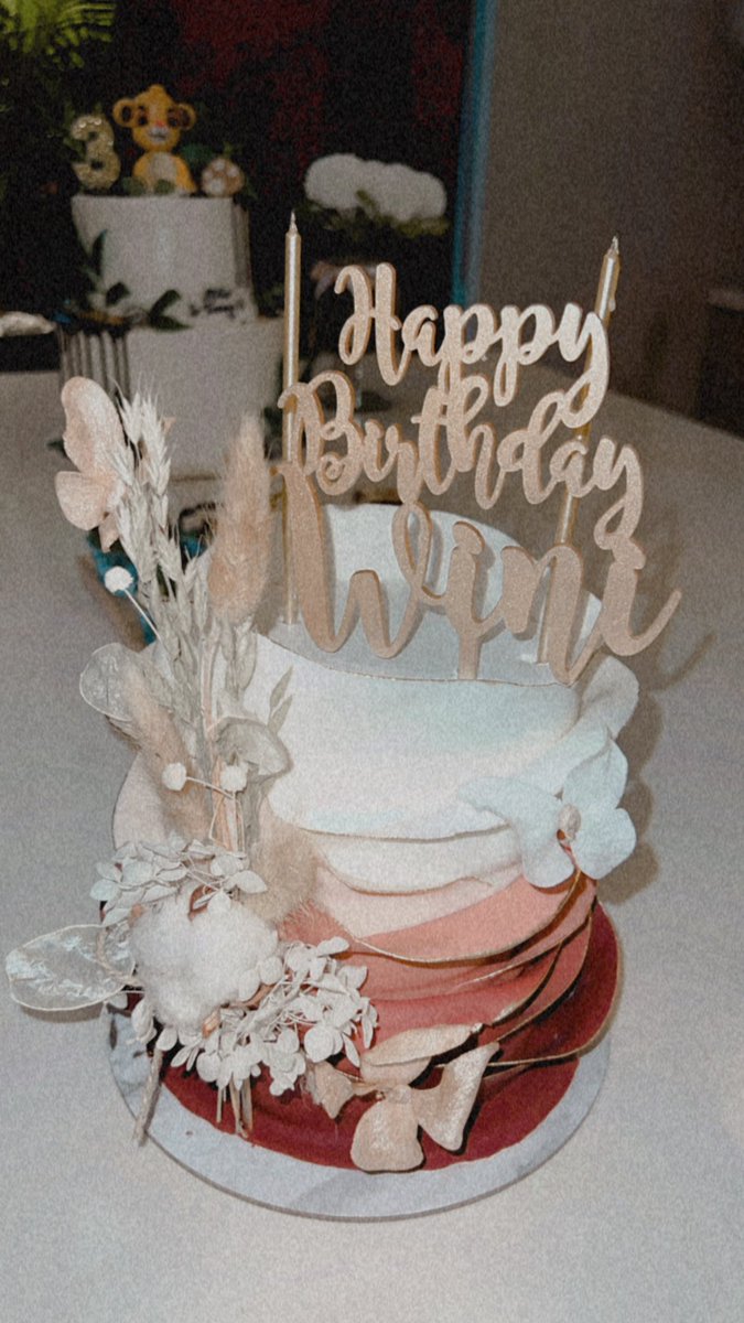 winiskr's tweet photo. 🍰💐 https://t.co/1PLmiBVku0