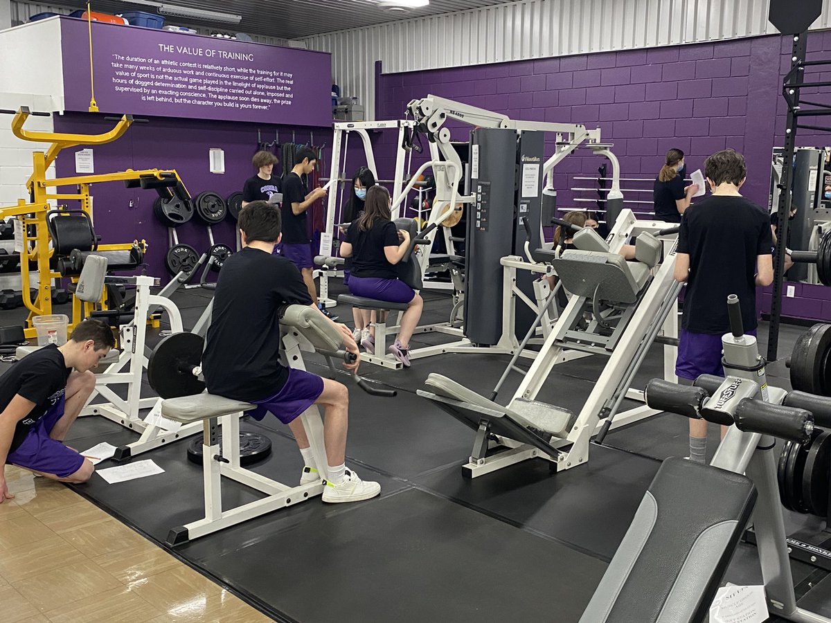 ShauneBeatty's tweet photo. I wish I was back in school. Students should feel fortunate about the opportunities & choice many of them have. I woke have loved this.
MCS Cobras are putting some action & sweat 😅 behind the fitness programs they prepared for themselves. #IndividualGoals @GSSD204 https://t.co/dF9yl3gQdW