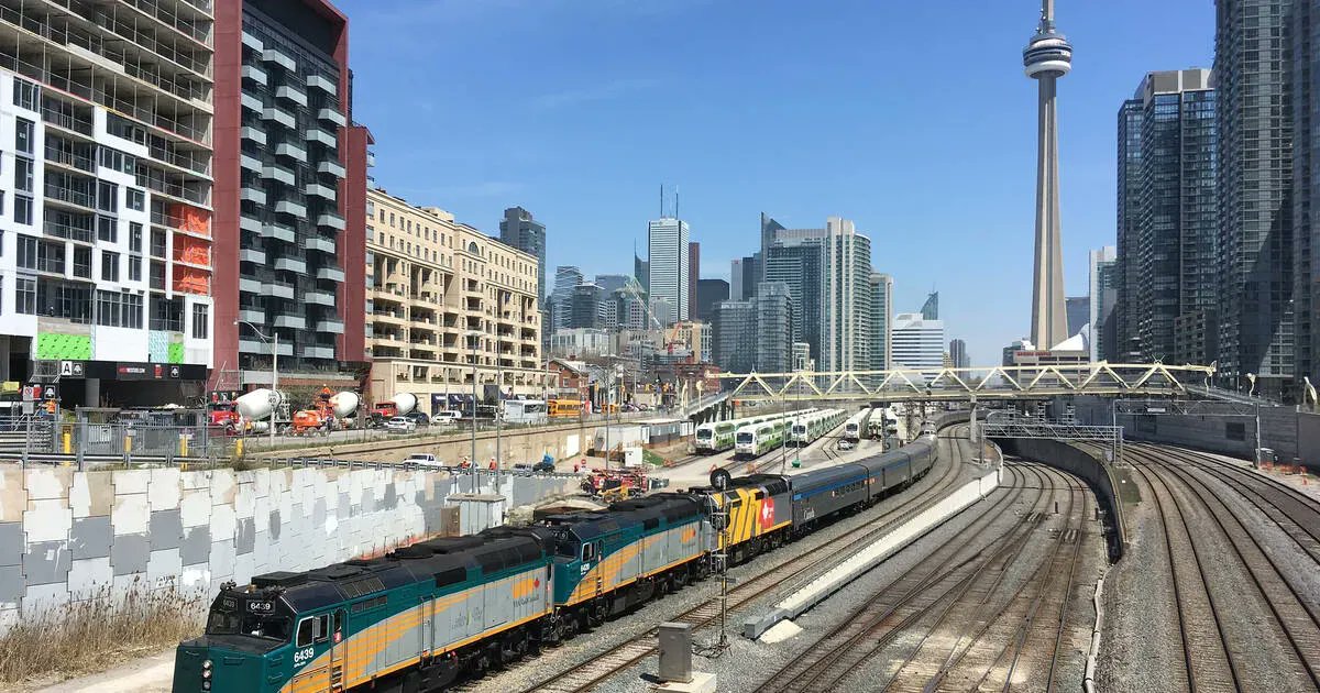 transittoronto's tweet photo. 03/10 High frequency train service between #Toronto and #Montreal is one step closer | #VIARail #GovofCan | via @blogTO https://t.co/HoDWyFH9ms https://t.co/MZxncSesmh