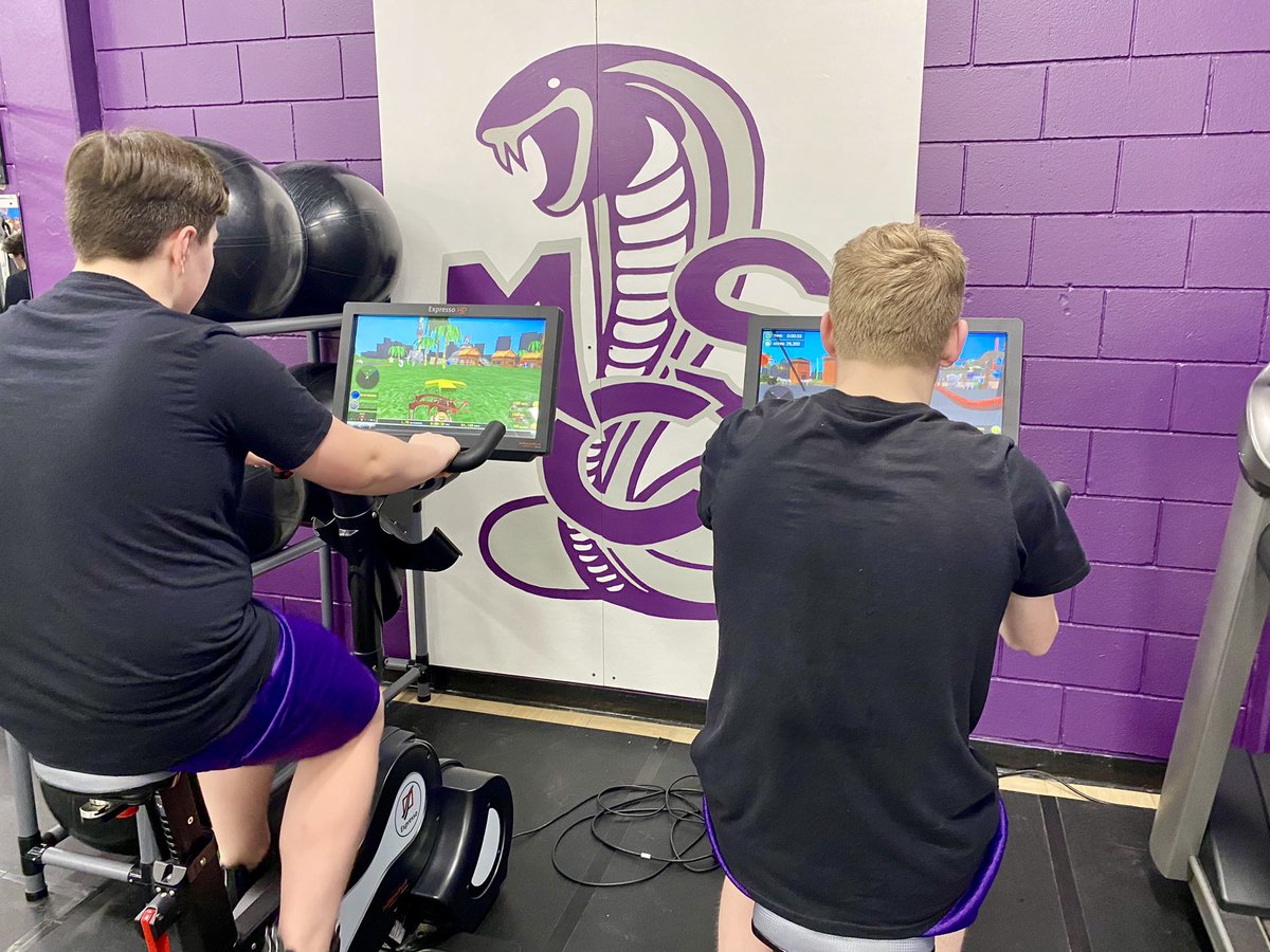 ShauneBeatty's tweet photo. I wish I was back in school. Students should feel fortunate about the opportunities & choice many of them have. I woke have loved this.
MCS Cobras are putting some action & sweat 😅 behind the fitness programs they prepared for themselves. #IndividualGoals @GSSD204 https://t.co/dF9yl3gQdW