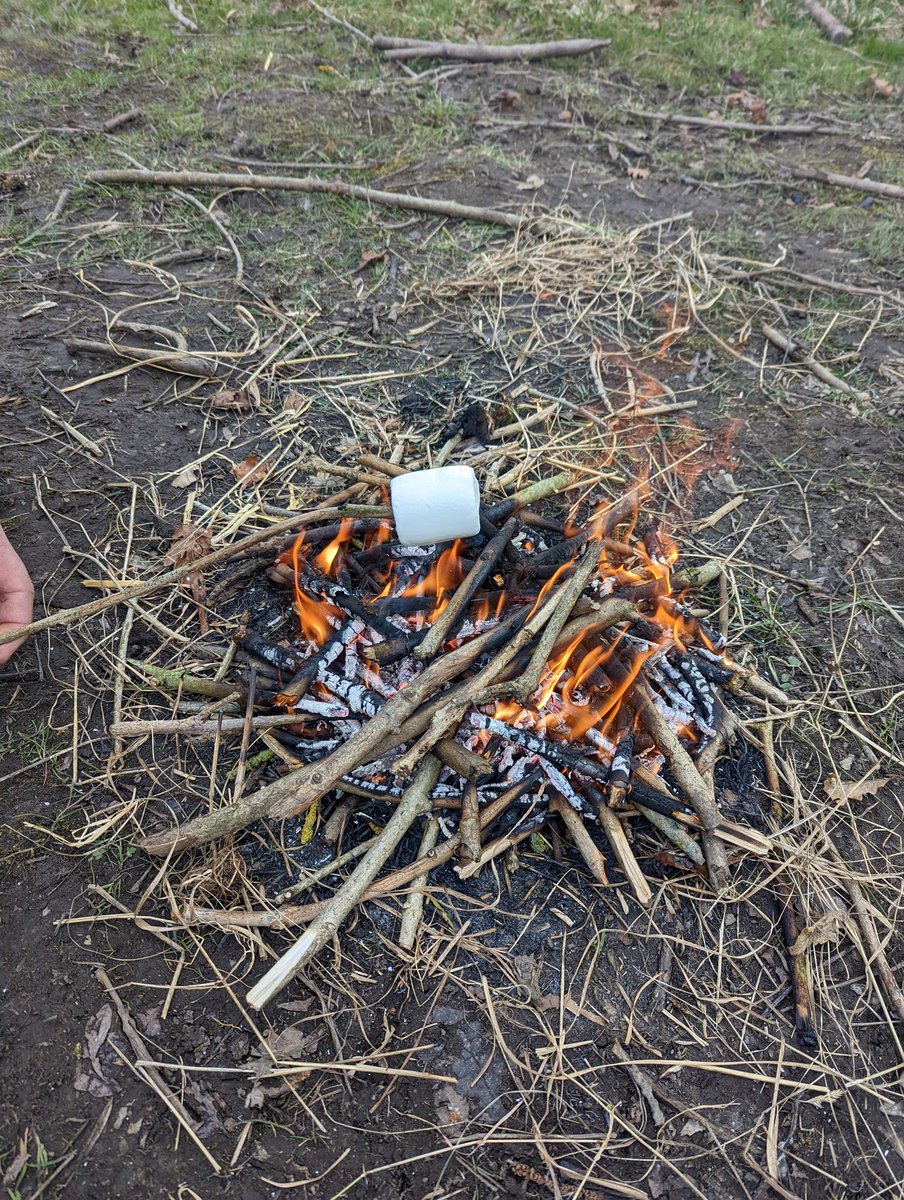 MillieStapley's tweet photo. This group of #students worked with #perseverance and great #collaboration on their #firelighting course. #Firebyfriction can be #frustrating and I was incredibly impressed with how #calm and collected they were! @AJIBushcraft @JackRavenInfo @OutdoorLearnSch @ydalesbushcraft https://t.co/R1RajqXvN5