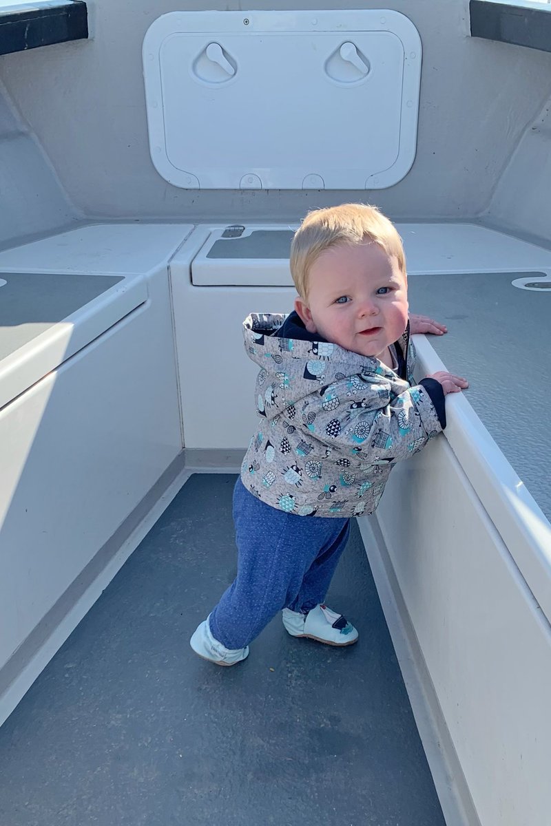 We’ve been for a lovely boat trip in the sunshine today and mummy let me out of her kangaroo pouch to cruise round the seats to get up to mischief while she washed the boat down 🧼 🧽 #sailor #seasidelife #boattrip #boatinglife #ThingsToDo #thingstodo #ThingsToDoWithKids #essex