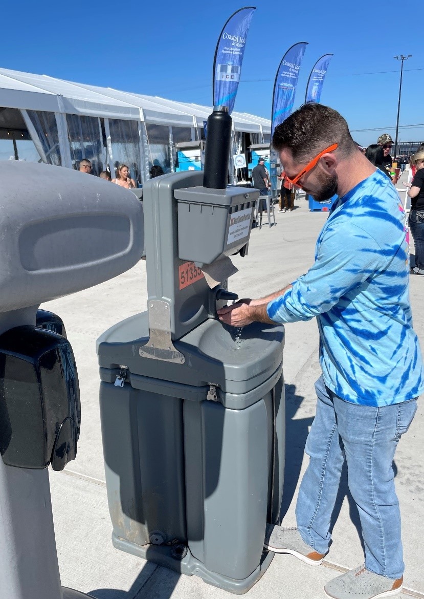 StallionRents's tweet photo. Ask about our portable handwashing stations! They’re a perfect addition to any portable restroom rental for your jobsite or event!

https://t.co/k8BEpNZJ8C

 #portablehandwashing #handwashingstation #sanitationrentals #covid19 #osha #oshaapproved #jobsitesanitation https://t.co/tFJojPPcV3