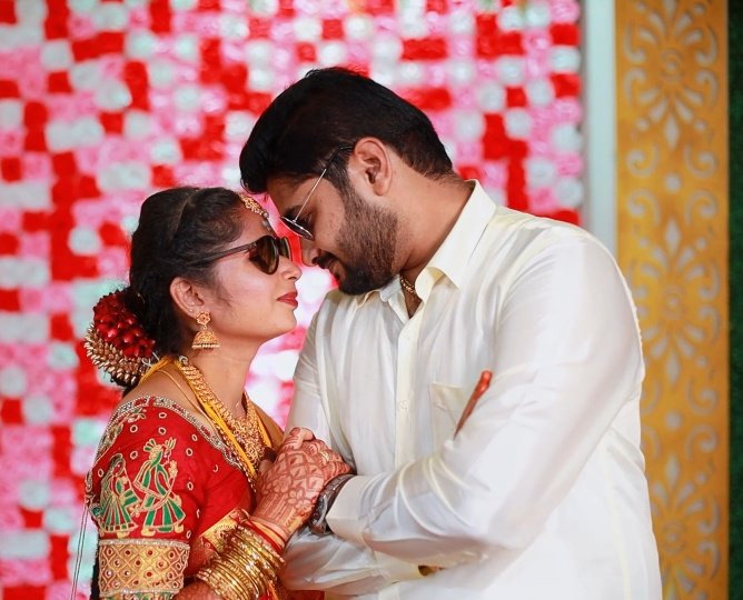 PriyaKailash3's tweet photo. My world..!💛✨
     
@pradeep_csk7
#Forever https://t.co/di6DCBWEBO