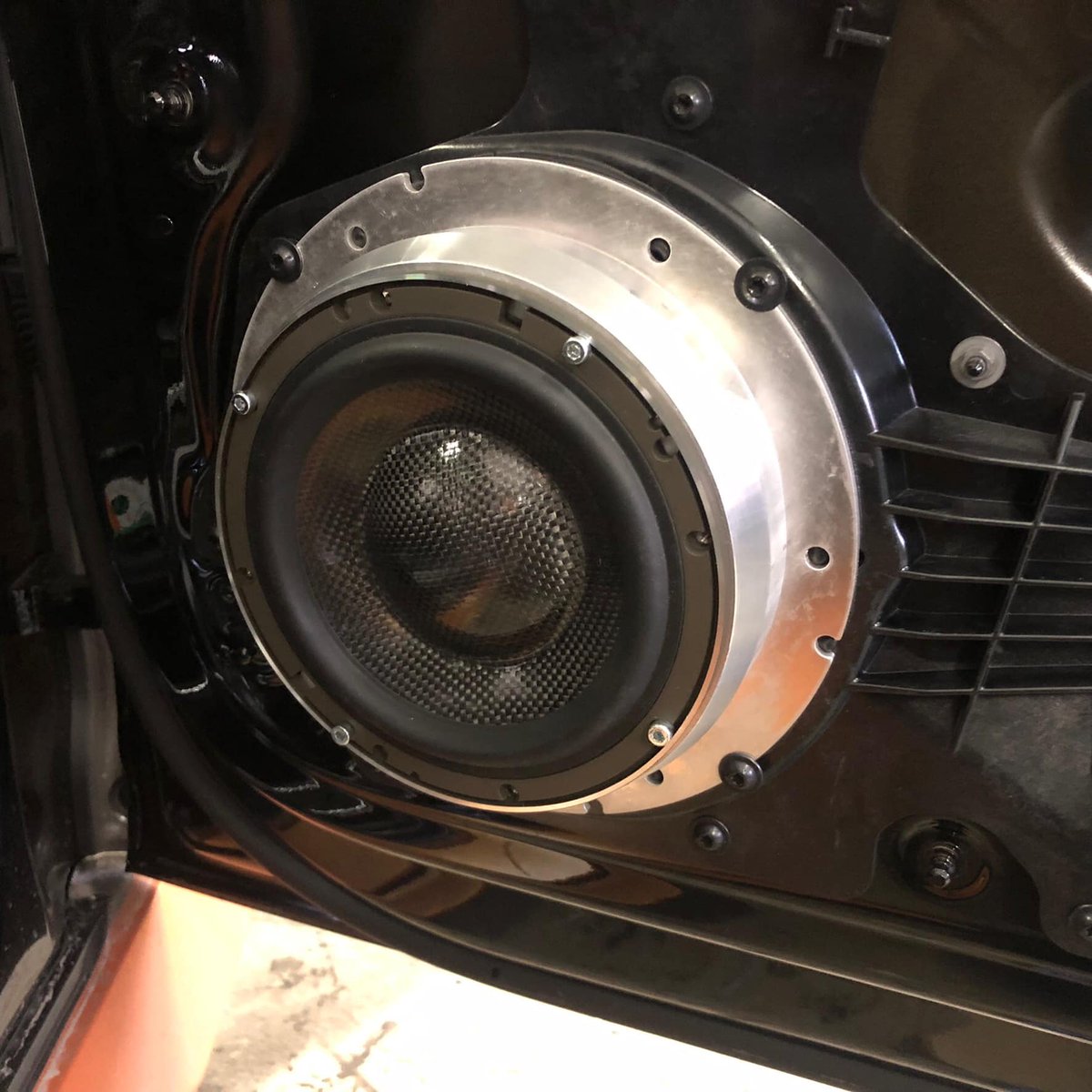 MorelHiFi's tweet photo. #Audi RS 6 got a super high-end audio upgrade by @sl_caraudio with Morel's flagship #Suprmeo 2-way component system and a 10" Ultimo Titanium #subwoofer.
Explore Suprmeo > https://t.co/tHbNR5PtUu
Ultimo Titainum sub> https://t.co/m6J3RbgnJc
#morelhifi #morelcaraudio #teammorel https://t.co/fJoEjQRkcC