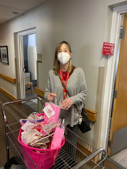 VNA_CHC's tweet photo. A #throwbackthursday post to Valentine’s Day with Community Liaisons &amp; hospice staff for VNA Community Healthcare &amp; Hospice passed out gift bags to veterans at Hamden Rehabilitation &amp; Health Care Center in Hamden  and the Saybrook at Haddam in Haddam. https://t.co/4QPPy4rS3P