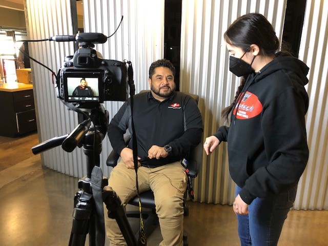enginetechinc's tweet photo. Behind the scenes filming our next video, featuring the Enginetech sales team!
#engineparts #enginerebuilders https://t.co/uR15FDar48