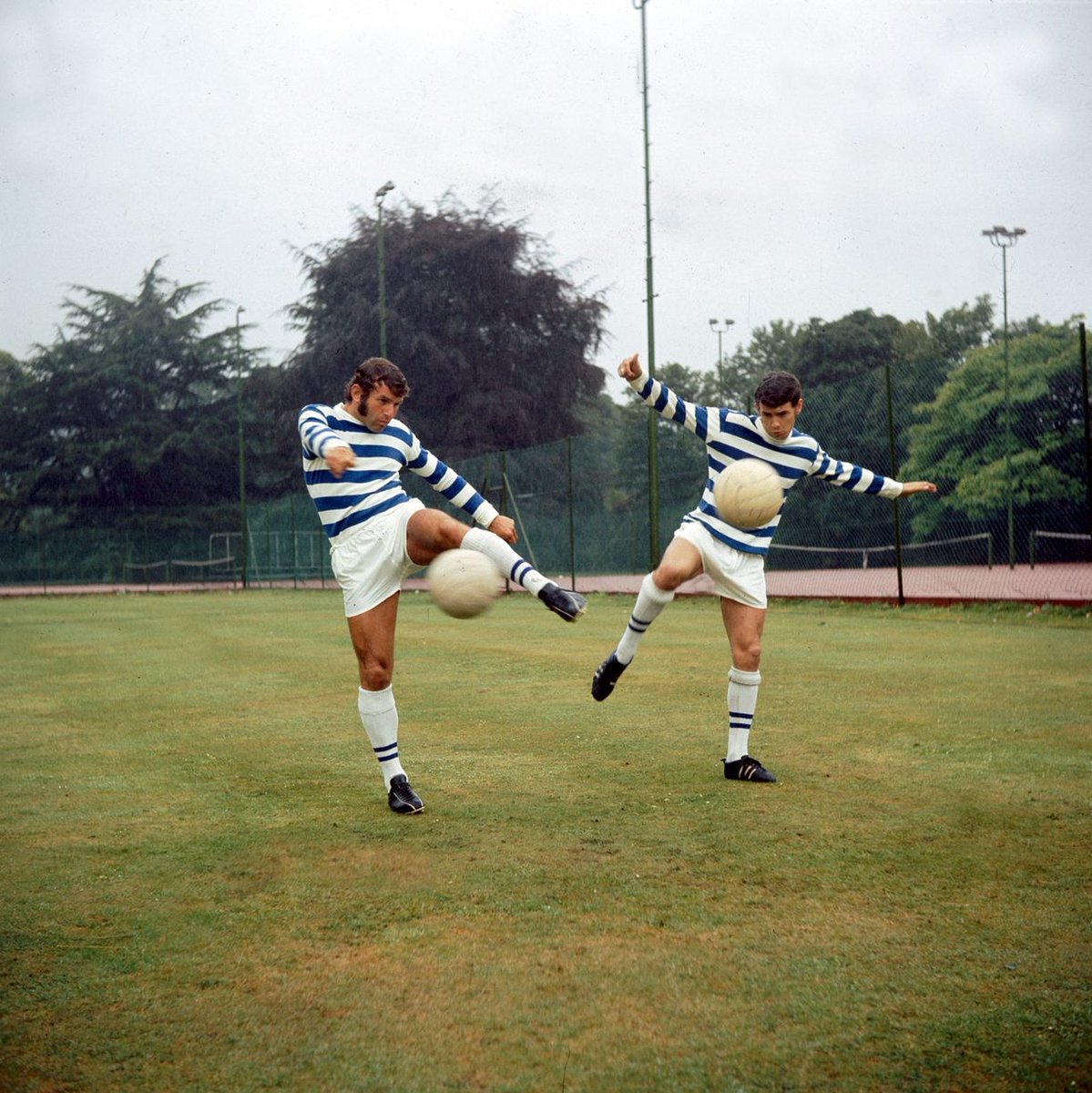 robertmdaws's tweet photo. 1970 @ReadingFC #TomRyan and #StuartMorgan
( mirrorpix) https://t.co/0g9b7K9xxg