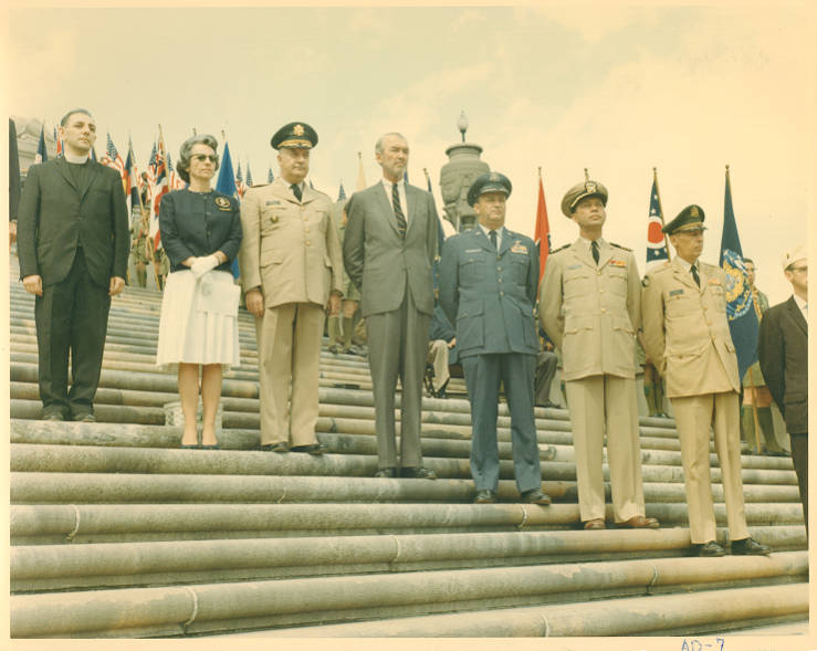 500Festival's tweet photo. On this #ThrowbackThrusday, we are remembering the brave men and women who have and are currently serving in the Armed Forces. The @AmericanLegion 500 Festival Memorial Service is always a true testament of honor and love for the country in the Hoosier state. #500MemService ❤️ https://t.co/i3GoUHmsnB