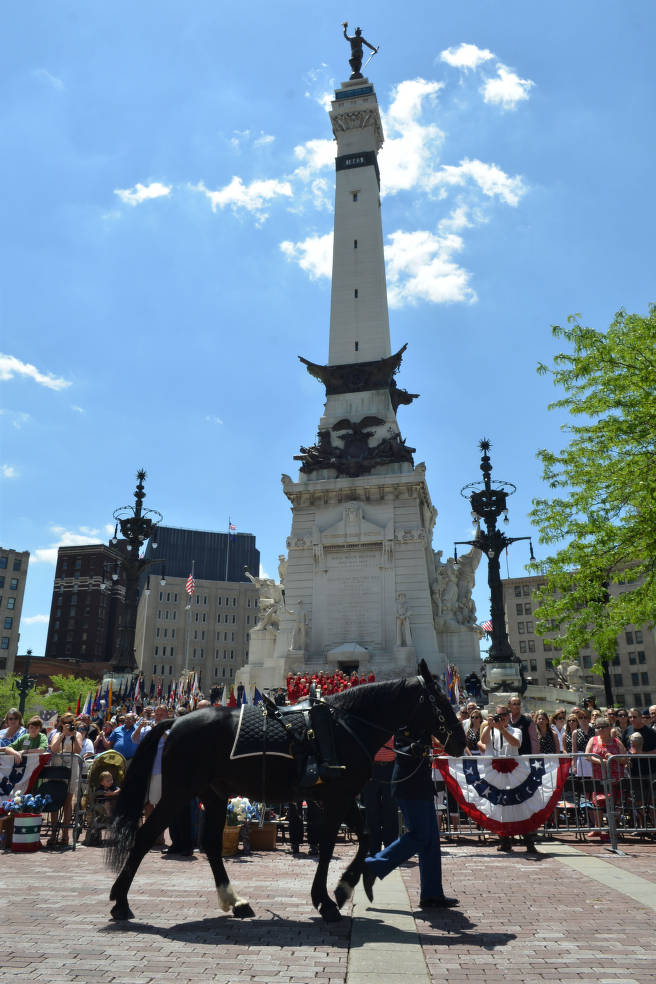 500Festival's tweet photo. On this #ThrowbackThrusday, we are remembering the brave men and women who have and are currently serving in the Armed Forces. The @AmericanLegion 500 Festival Memorial Service is always a true testament of honor and love for the country in the Hoosier state. #500MemService ❤️ https://t.co/i3GoUHmsnB