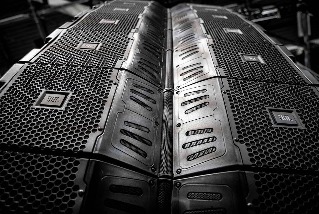 It's all about perspective. 😎 Which #JBLPro line array have you flown recently? 📷 IG EssAudio