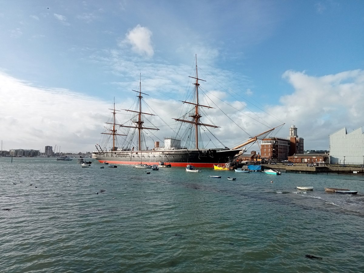 portsmouthnews's tweet photo. Semaphore Tower in Portsmouth Dockyard and HMS Warrior at The Hard. Always a wonderful sight. Taken by Robert Pragnell @HMSWarrior1860 @PHDockyard #HMSWarrior #Portsmouth #PortsmouthHistoricDockyard #semaphoretower https://t.co/cWWAwSvIoW