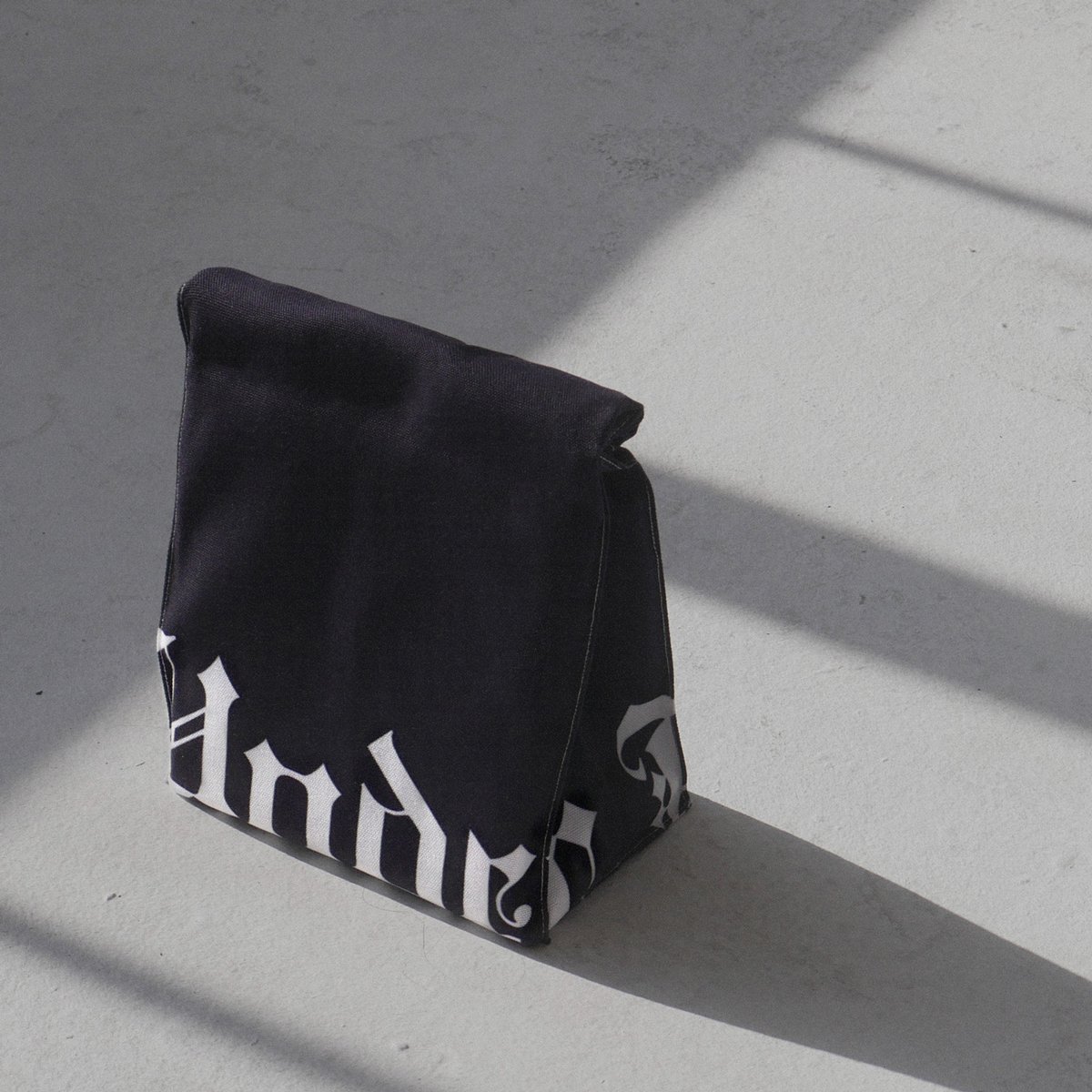 UnderLA's tweet image. Insulated Lunch Bag / Black