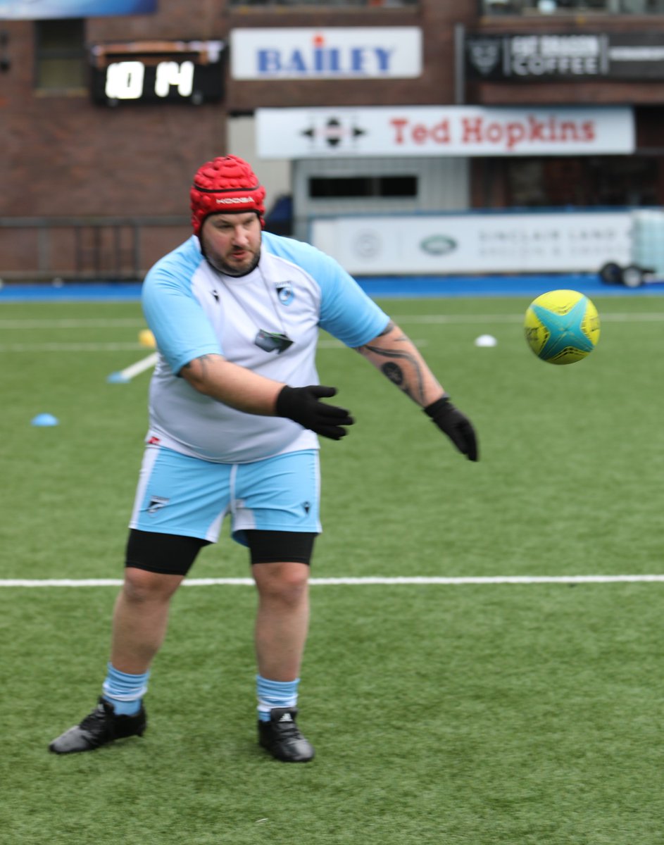 CardiffVIRugby's tweet photo. @Cardiff_Rugby #Family can you help our team member @JustinYeahhhh
 Who is🚶 @CardiffHalf to raise funds for  @HeadwayCardiff a foundation close to his♥️let's help him smash his🎯by following the link⬇️ https://t.co/EWdFkSrOD0 #cardiffhalfmarathon #headwaycardiff https://t.co/tWeM1wyCc4