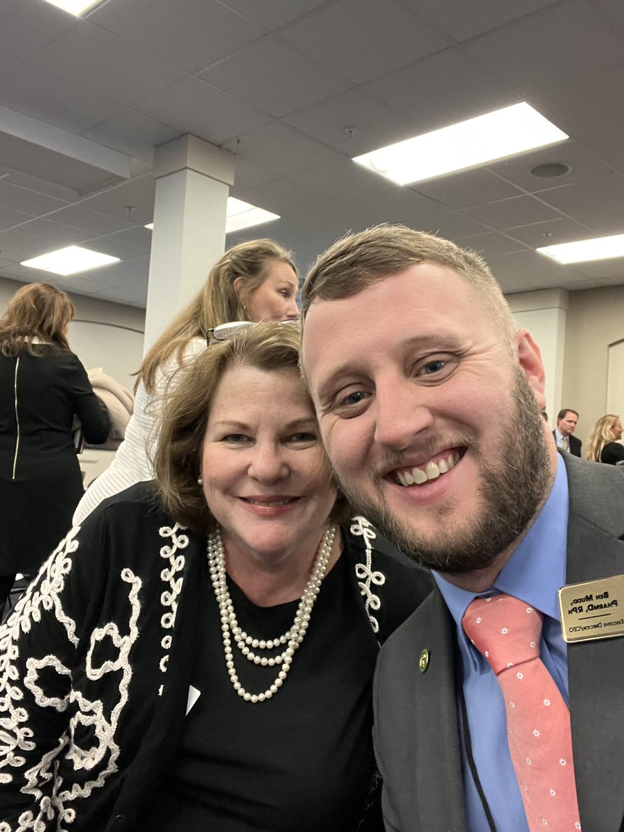 Hanging with <a href="/KyPharmAssoc/">Ky Pharmacists Assoc</a> President Cathy Hanna as she prepares to speak in favor of #hb457