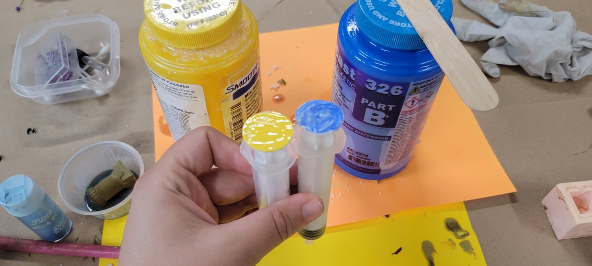 Captek_Labs's tweet photo. I use nail polish so I dont mix up my syringes i re-use. #keycaps #smoothon https://t.co/FU0YD9TIBf