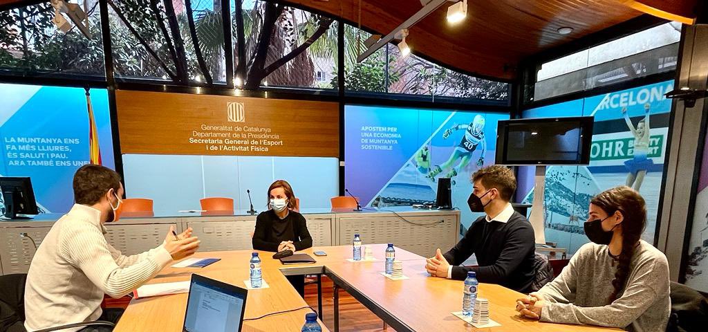 anna_caula's tweet photo. 📌Tarda de reunions:
✅ @Jo_DIC Associació de joves dirigents catalans. Empenta jove que neix arrel del Pla Català d’Esport a l’escola. 
Consolidant projectes.
✅ I @aaee Agrupació d’associacions esportives escolars. https://t.co/HOmgt77Iz2