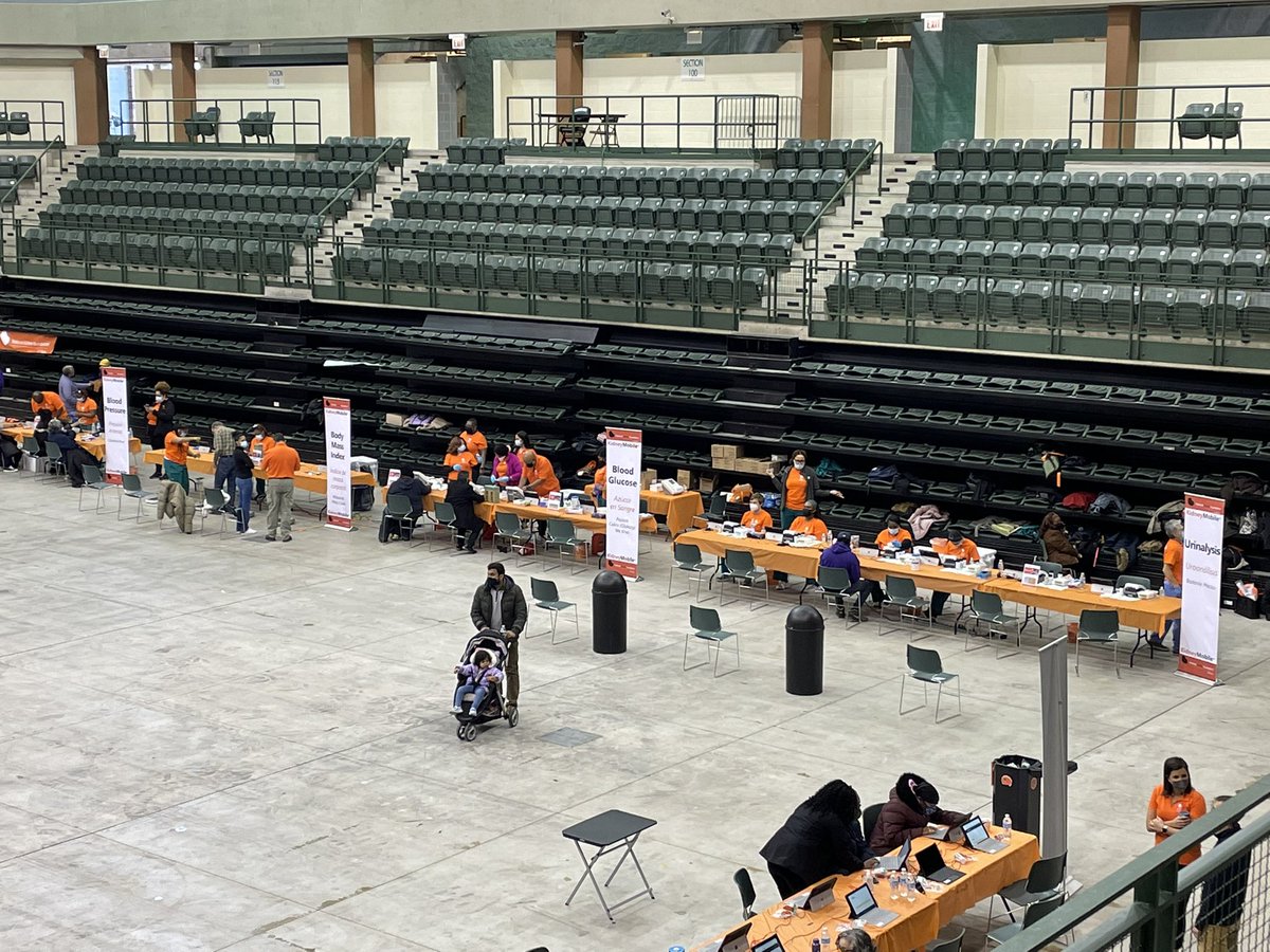 tipuspuri's tweet photo. Happy World Kidney Day 2022! The NKFI Kidney Mobile is at Chicago State University - health screening stations are up and running! #NKFI #kidneyhealthforall https://t.co/Kw1S4Xqgeo