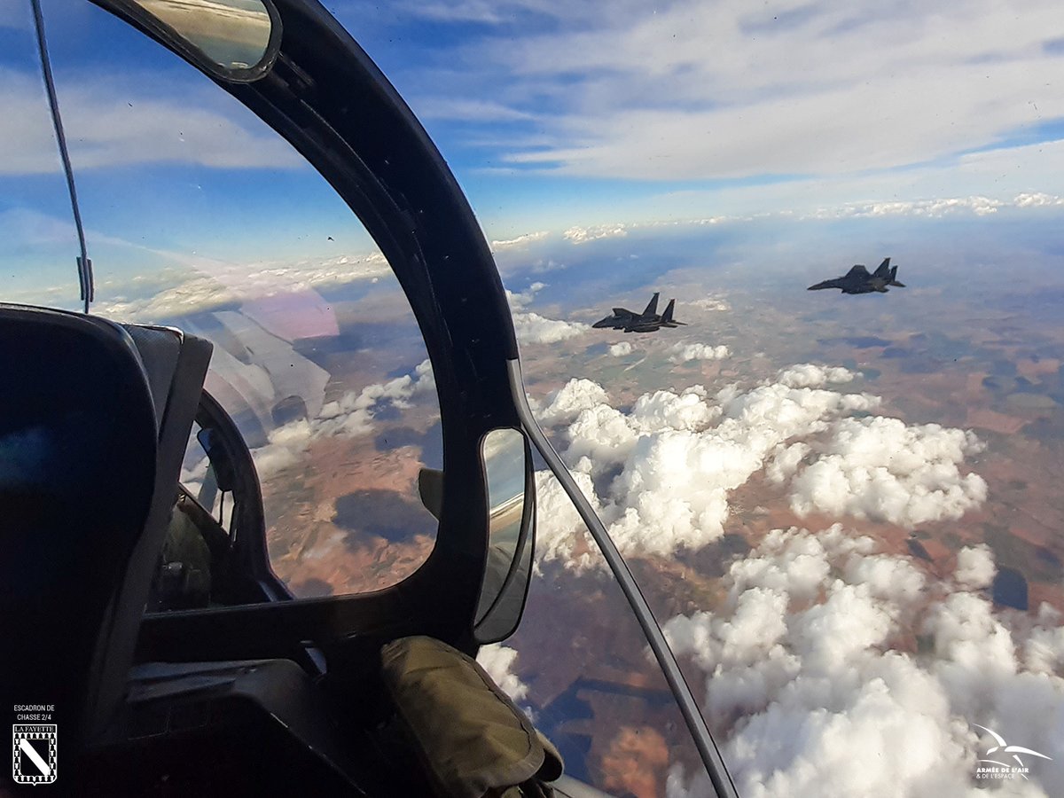 EscadronsChasse's tweet photo. #TLP 22-1 : vol en compagnie des #F15E du @48FighterWing. Ce type d'exercice est une opportunité intéressante pour consolider nos pratiques dans le cadre des partenariats de défense qui nous lient à nos alliés.
#Rafale #4EC https://t.co/qDTfrwfcs8