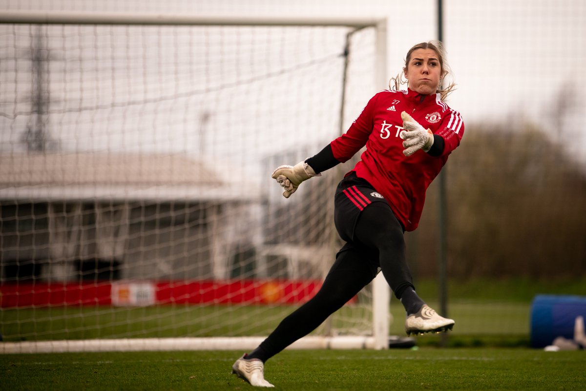 ManUtdWomen's tweet image. Getting ready for Reading! ✊

#MUWomen | #FAWSL