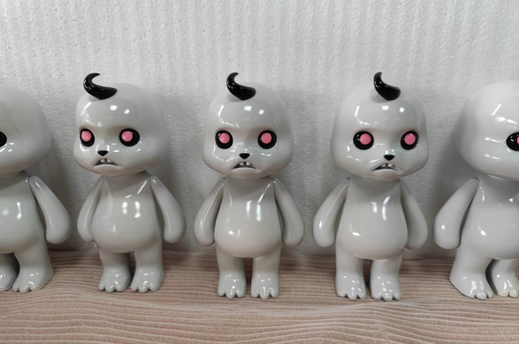 NumanUK's tweet photo. who wants one? 

follow @wearefuzzies and rt this tweet. 

winner picked within 24 hrs. https://t.co/Ap0JXnis2Y