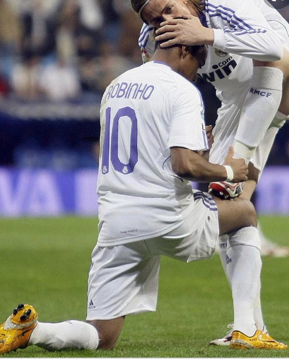 GUTY14HAZ's tweet photo. Esta celebración me suena 🤔🤔🤔🤔🤔.😂😂😂🔝 https://t.co/PXNpudgvLB