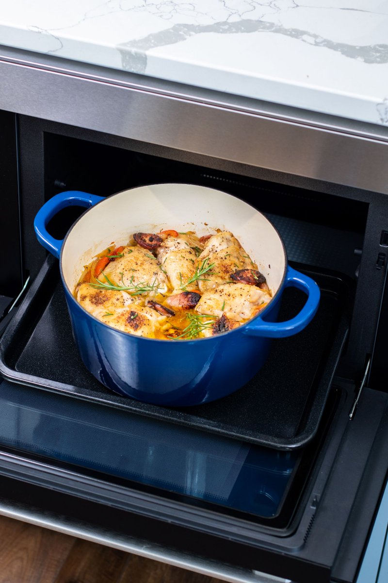 SharpHomeUSA's tweet image. Not only do we want you to drink your water, but we want you to cook with it, too! Sharp Superheated Steam Wall Ovens provide new and exciting ways to cook #delicious meals. 

Check out all the benefits of #steamcooking here: bit.ly/3CjXRHf