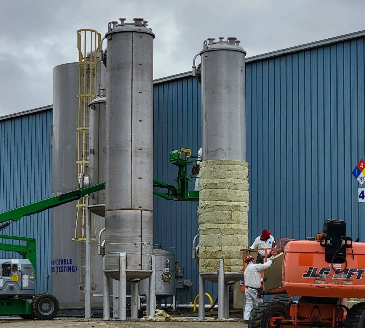 Bendeltanks's tweet photo. #Oilseed #Refinery Project: (2) 2,200 Gal. Stock Change Tanks 48" Dia. x 240" tall and (1) 72" Dia. x 120" tall Surge Tank #stainless and insulated. Designed to #ASME  with U Stamp. https://t.co/DizLMxVGeb #bioindustrial #bioAgri  #innovation #chemicals #renewables #agriculture https://t.co/2XpA2YVMfI