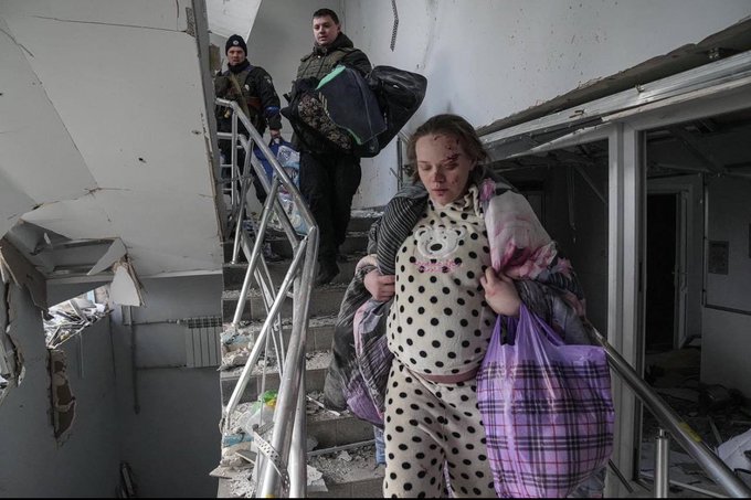 Nocturnia_Blog's tweet photo. @rusembitaly E questi vi sembrano dei #terroristi ? Le vere #fakenews le fate voi! #mariupol #UkraineRussiaWar https://t.co/EkZ37kZmmv