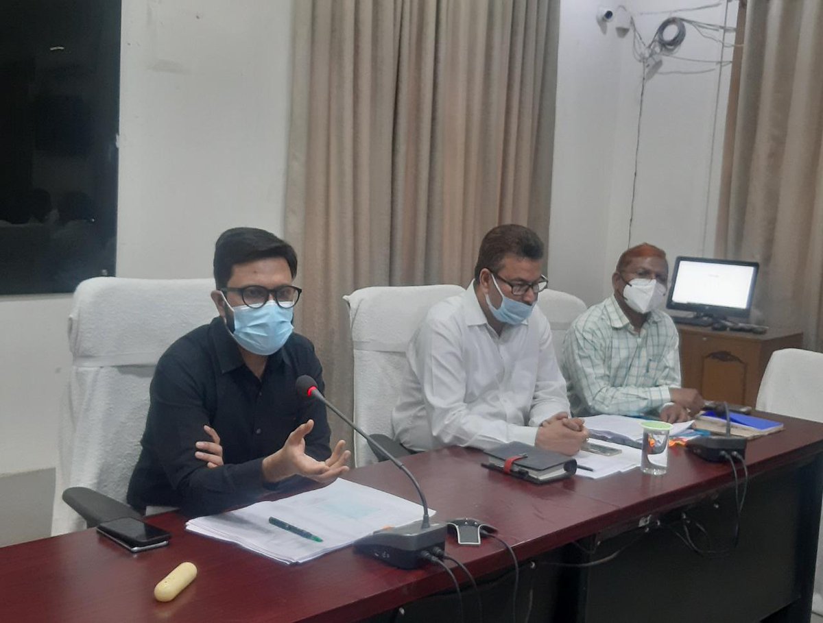 dmpurnea's tweet photo. #पूर्णिया हवाई अड्डा के जमीन अधिग्रहण से संबंधित 07 मामलों में माननीय उच्च न्यायालय से Stay हटने पर जिलाधिकारी श्री राहुल कुमार द्वारा प्रेस वार्ता की गई।अधिकतम 45 दिनों के अंदर जिलाधिकारी के कोर्ट में सभी रैयतों का पक्ष सुनकर अधिग्रहण को लेकर अनुशंसा विभाग को भेजी जानी है| https://t.co/8pVA28nx9M