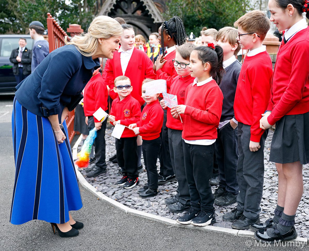 RoyalFamily's tweet photo. Thank you for the wonderful welcome Liverpool!

The Earl and Countess of Wessex today officially opened the Sir Ken Dodd Happiness Hall which, in memory of the late comedian, has been transformed into a new space for the community. https://t.co/rK4MkBLGgi