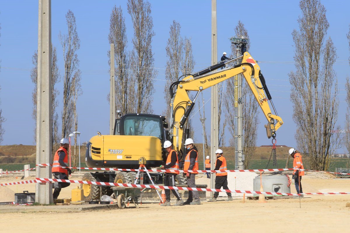 Élisabeth BORNE tweet media