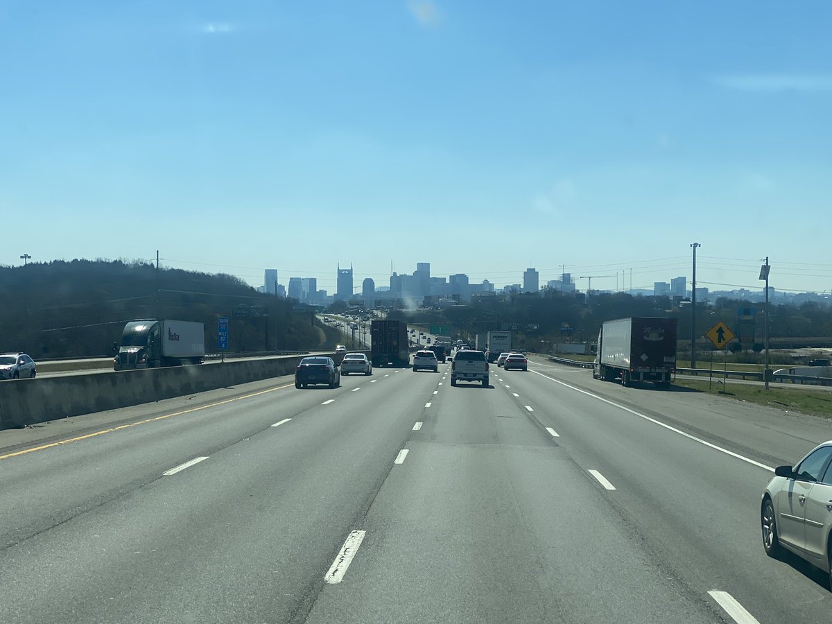 david_proux's tweet image. Bonjour les amis. Je viens de passer à Nashville @GeorgesLangRTL