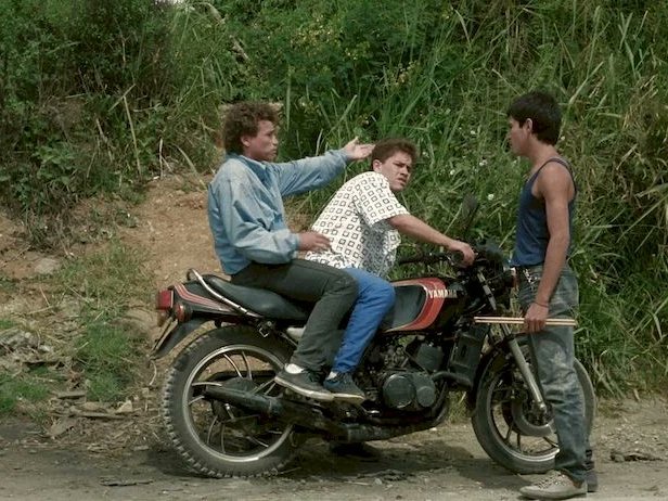 ccultural_artes's tweet photo. 📽️ CINE SIN BOLETA: Rodrigo D. No Futuro (1990) de Víctor Gaviria

Este fin de semana veremos esta icónica película rodada en #Medellín.  Rodrigo no tiene todavía 20 años, está en una ventana del último piso de un edificio y va a saltar sobre la ciudad que lo oprime y margina. https://t.co/MWTiZtK6yN