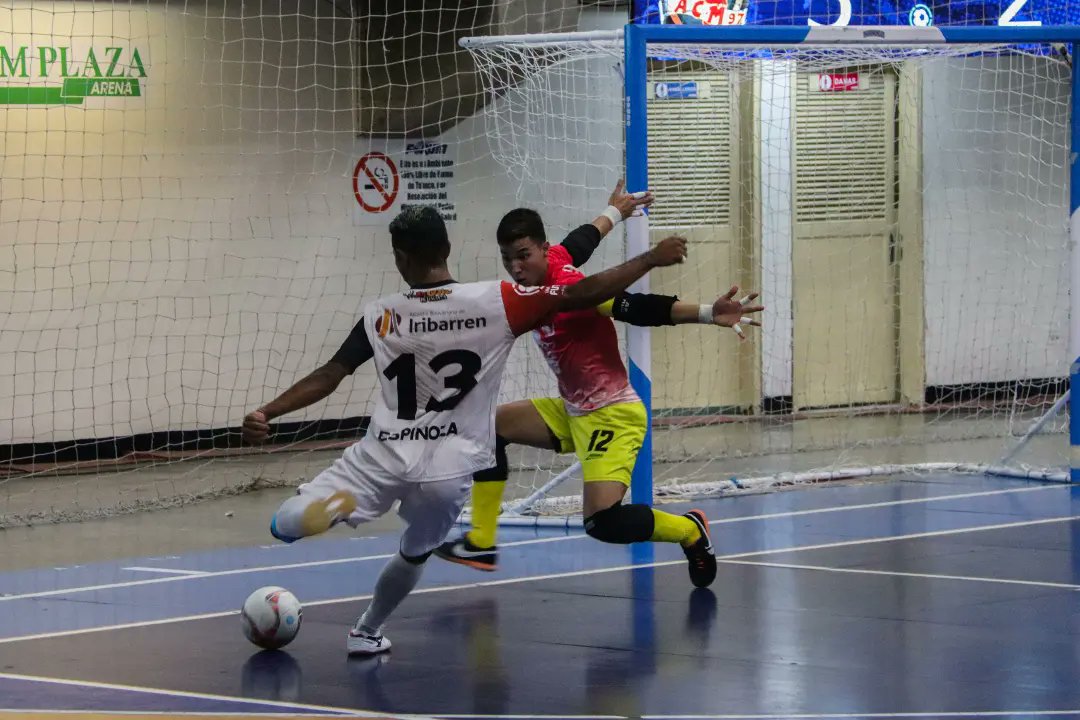 LigaFUTVESala's tweet photo. 👉 Observa las mejores fotografías que nos dejó la pasada #ligafutvefutsal1

#TalentoDeCalle
#VenezuelaEsFUTVE https://t.co/UeD5envJHX