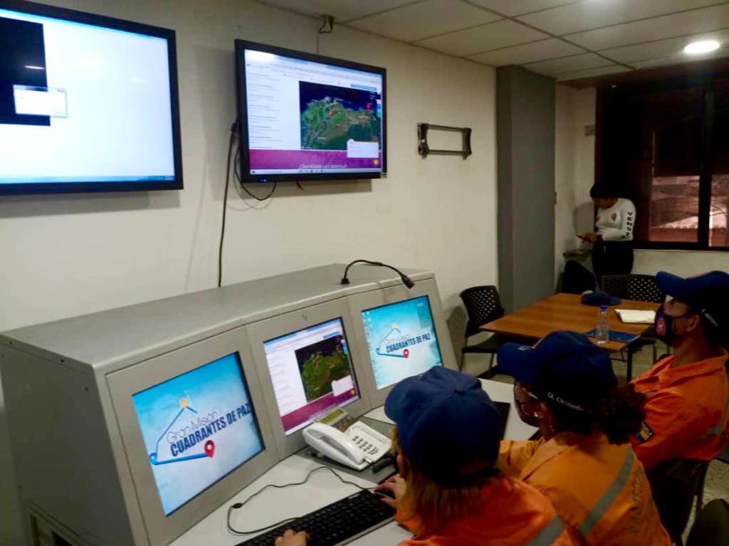 CeballosIchaso1's tweet photo. 🇻🇪 Iniciamos con éxito el Ejercicio de Seguridad Ciudadana Internacional Simulacro "Caribe Wave 2022", en la que participan los Cuerpos Policiales, el Sistema de Gestión de Riesgo y FANB, con el firme objetivo concienciar al pueblo sobre las amenazas de tsunamis en el Caribe. https://t.co/ZmHJCvZutv