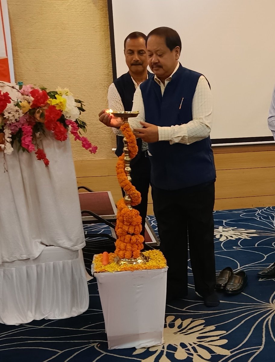 DGPAssamPolice's tweet photo. Today participated in a launch ceremony of a book titled 'Shishu Surakhyat Dwayitwa-baheer Bhumika' (শিশু সুৰক্ষাত দ্বায়িত্ববাহীৰ ভূমিকা) written by Surendra Kumar IPS from Assam Police and sponsored by World Vision India.
#WorldVisionIndia
#childtrafficking https://t.co/pDf2zVLMgL