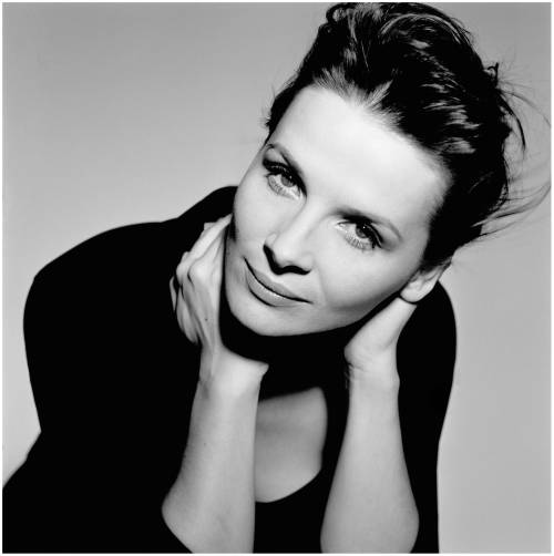 BluRay938's tweet photo. You got to love #JulietteBinoche. Talented and beautiful. Her work is simply amazing. #LesAmantsduPontNeuf #ThreeColorsBlue #TheEnglishPatient #Chocolat #CertifiedCopy #CloudsofSilsMaria #LettheSunshineIn #HighLife https://t.co/BiuAijkkk5