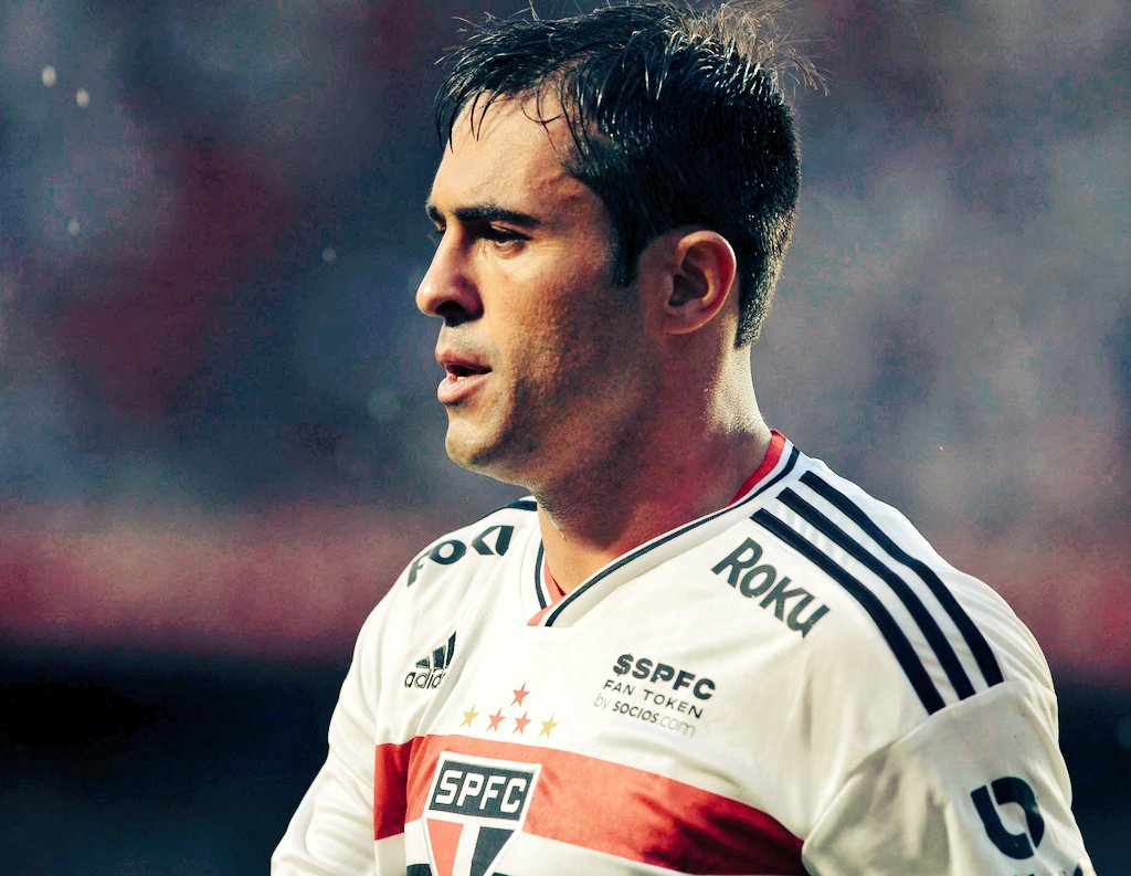 🇾🇪 Essa é a provável escalação do São Paulo para o clássico contra o Palmeiras, no Paulistão:

🧤 Tiago Volpi;
👥 Arboleda e Diego Costa;
👥 Rafinha e Léo;
👥 Pablo Maia e Nestor;
👥 Igor Gomes e Gabriel Sara;
👥 Éder e Calleri!

📰 <a href="/ge_saopaulo/">ge São Paulo</a>
📸 Rubens Chiri/saopaulofc