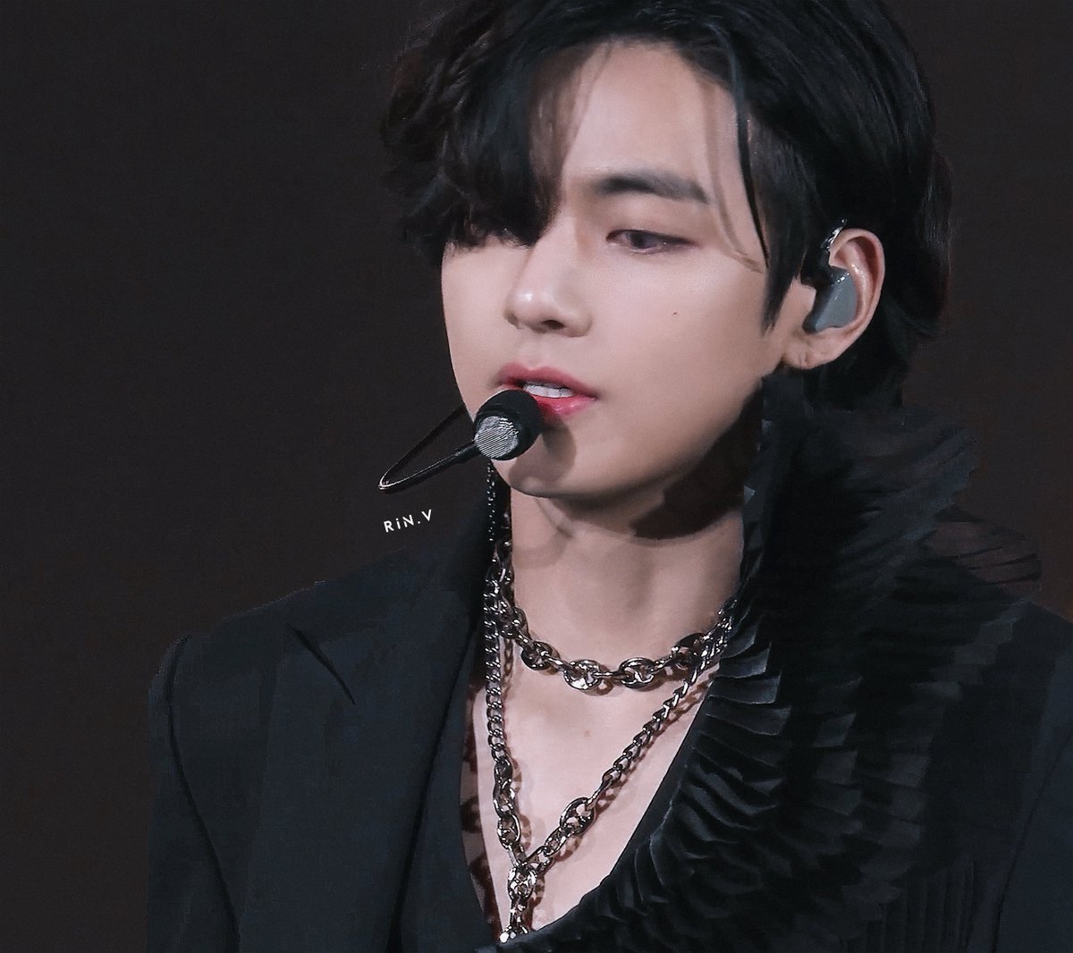 📎rinv.tistory.com/243
Permission To Dance on stage - Seoul
#BTSV #V #태형 #TAEHYUNG