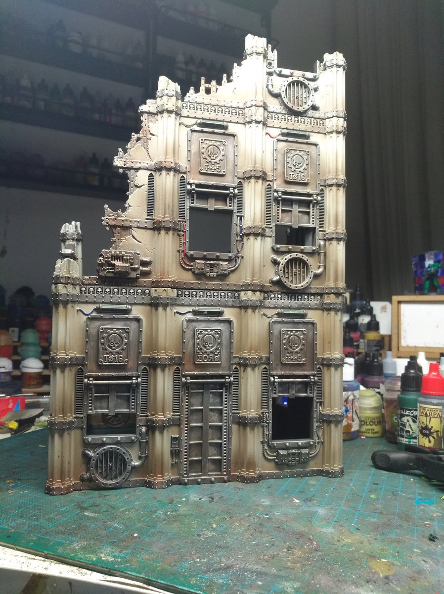 aurelie_schick's tweet photo. Just finished the Battlezone: Manufactorum
Level 1 + some weathering effects
#WarhammerCommunity #warhhammer #games #belucky https://t.co/8Ba0KcK2Ij